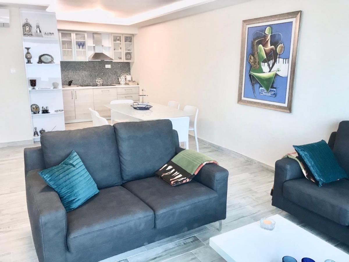 Lux Apartments Krasići Екстериор снимка